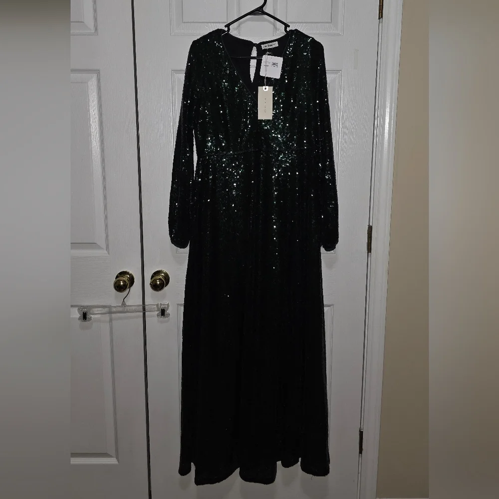 NWT - In Boom Sparkling Dark Green Long Sleeve V-neck Sequin Dress - Picture 3 of 5